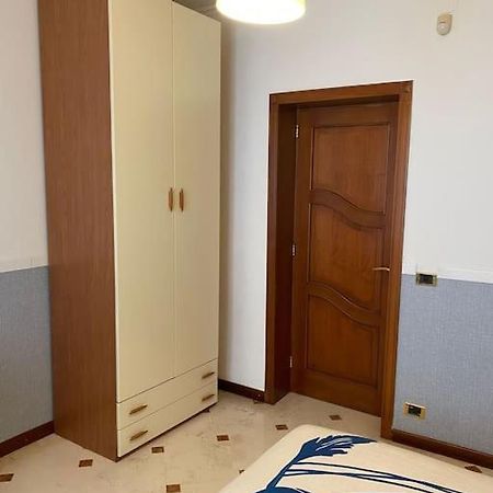 Apartamento Enry Station House Bari Exterior foto
