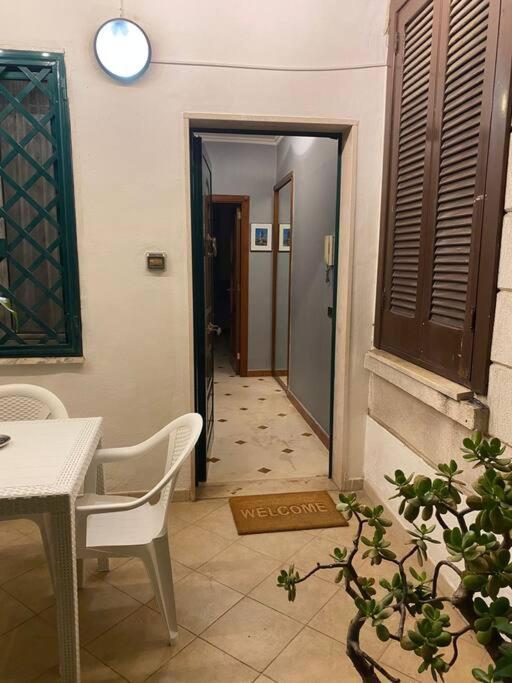 Apartamento Enry Station House Bari Exterior foto